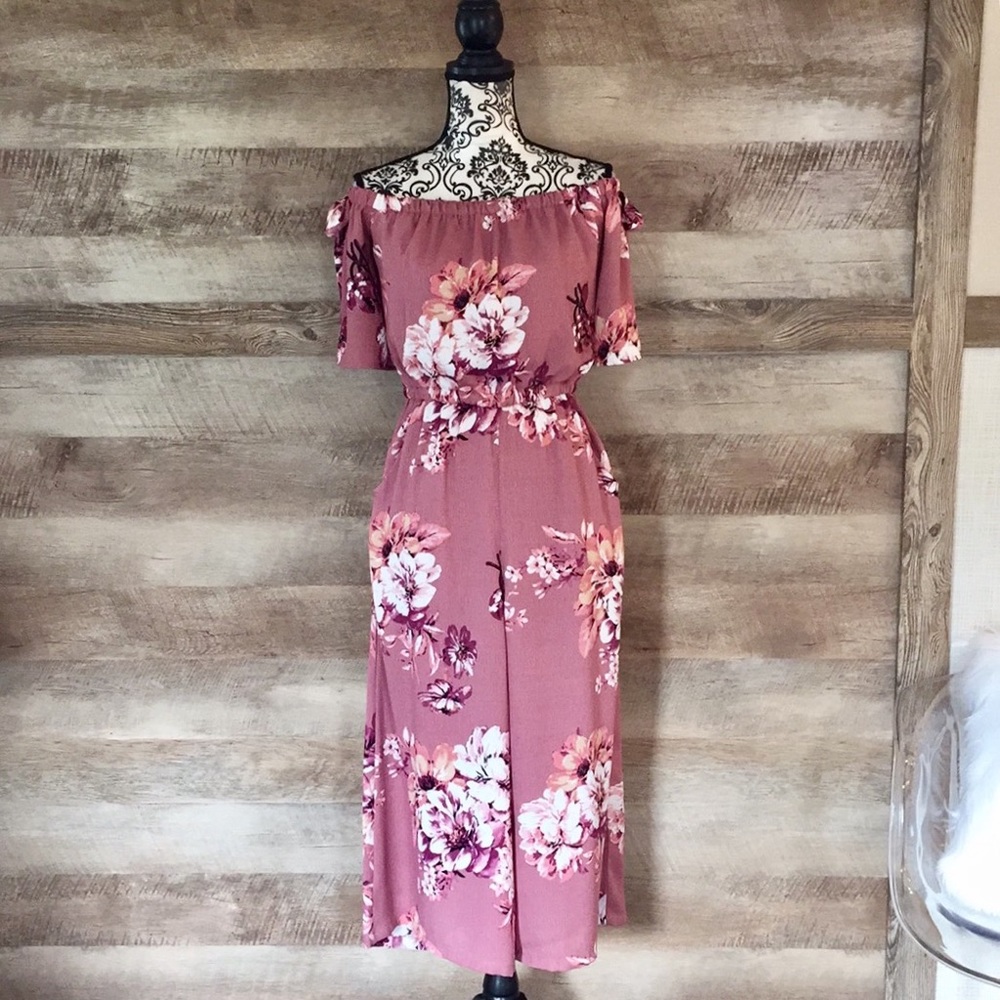 NWT Bow Shoulders Floral Capri Wide Leg Romper